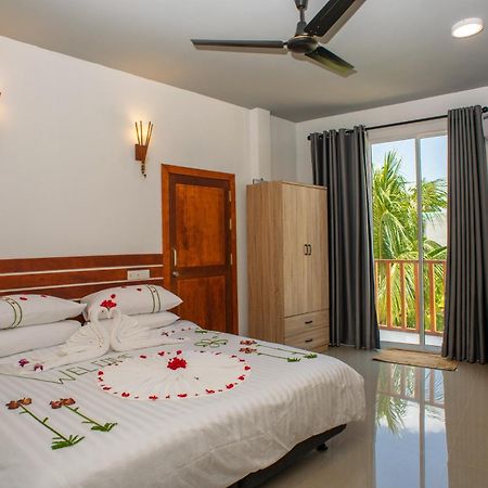 Finolhu Dhigurah Hotel Dhigurah  Bagian luar foto
