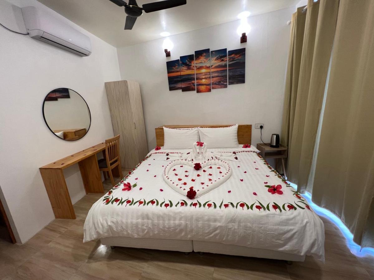 Finolhu Dhigurah Hotel Dhigurah  Bagian luar foto