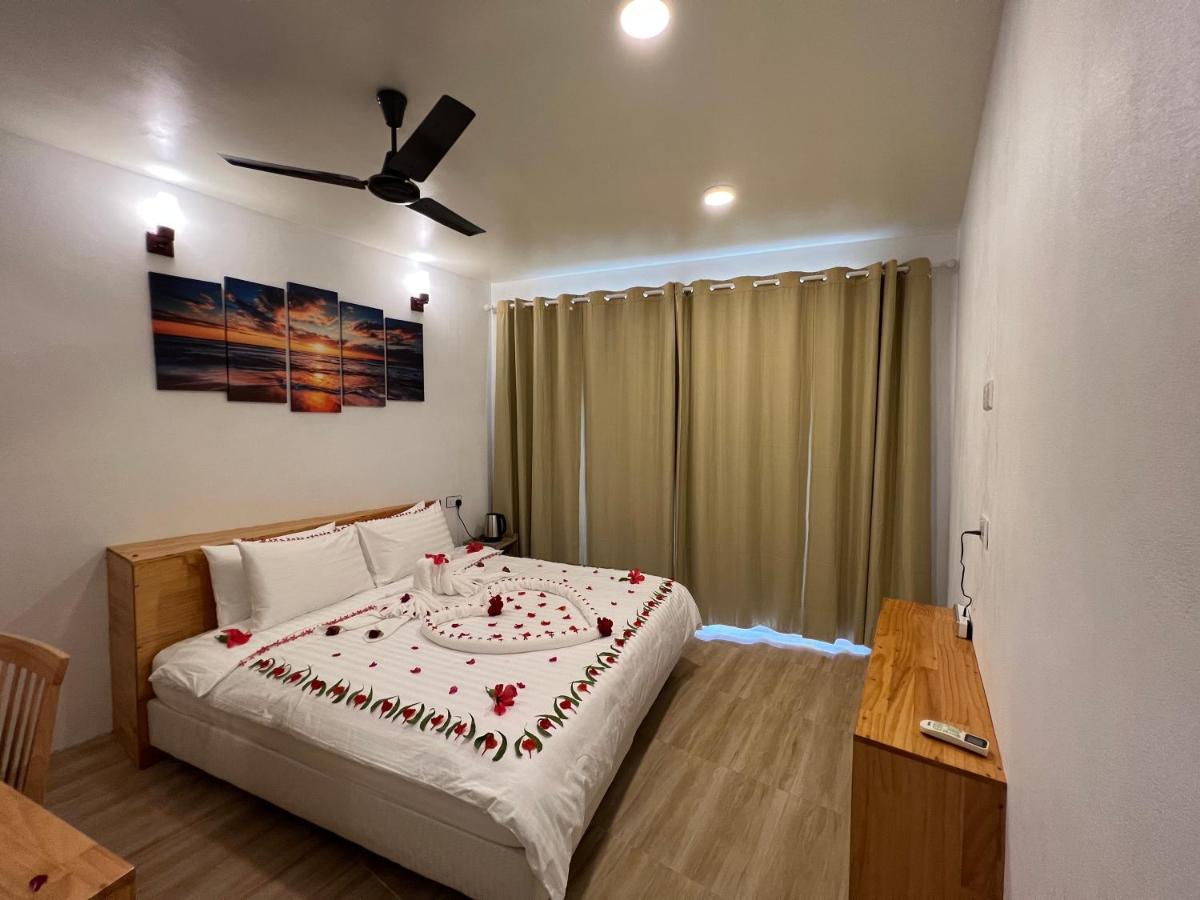 Finolhu Dhigurah Hotel Dhigurah  Bagian luar foto
