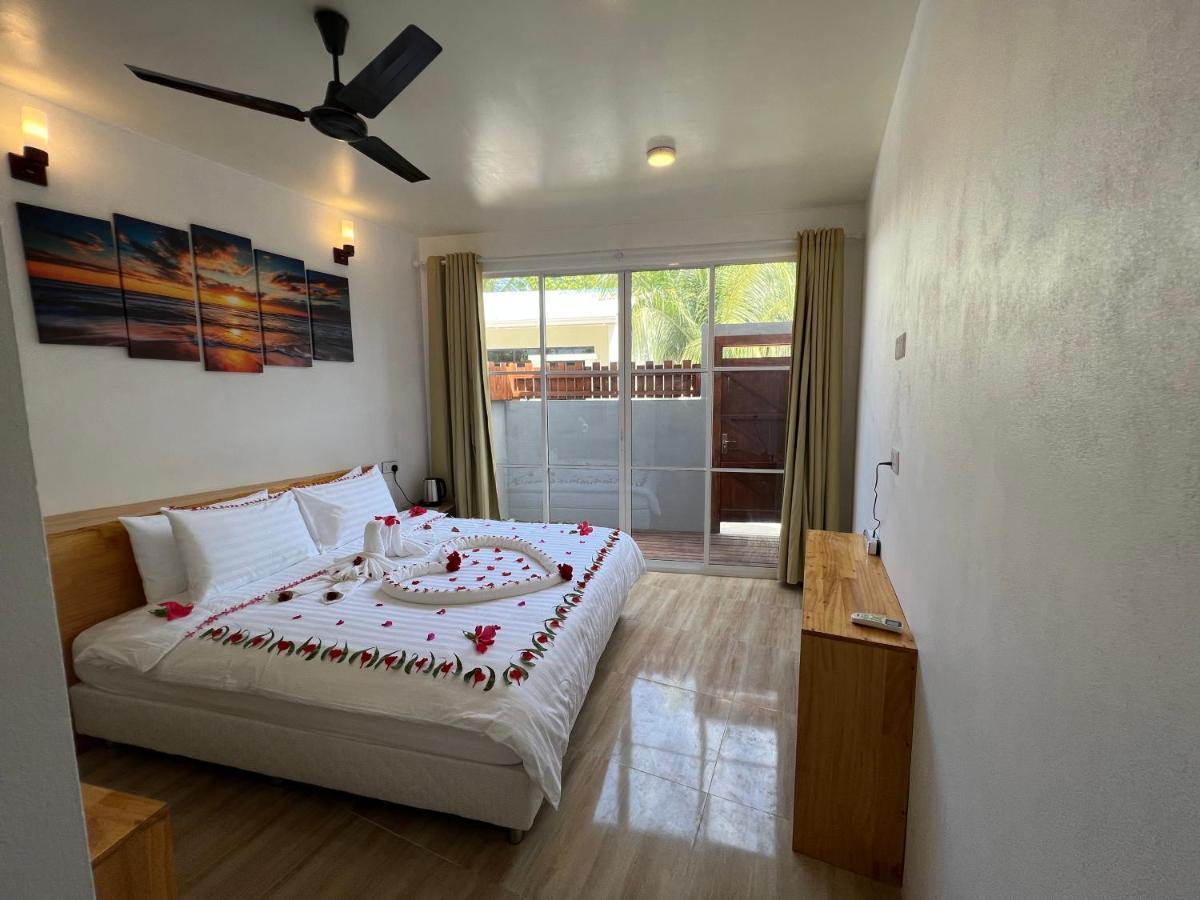 Finolhu Dhigurah Hotel Dhigurah  Bagian luar foto