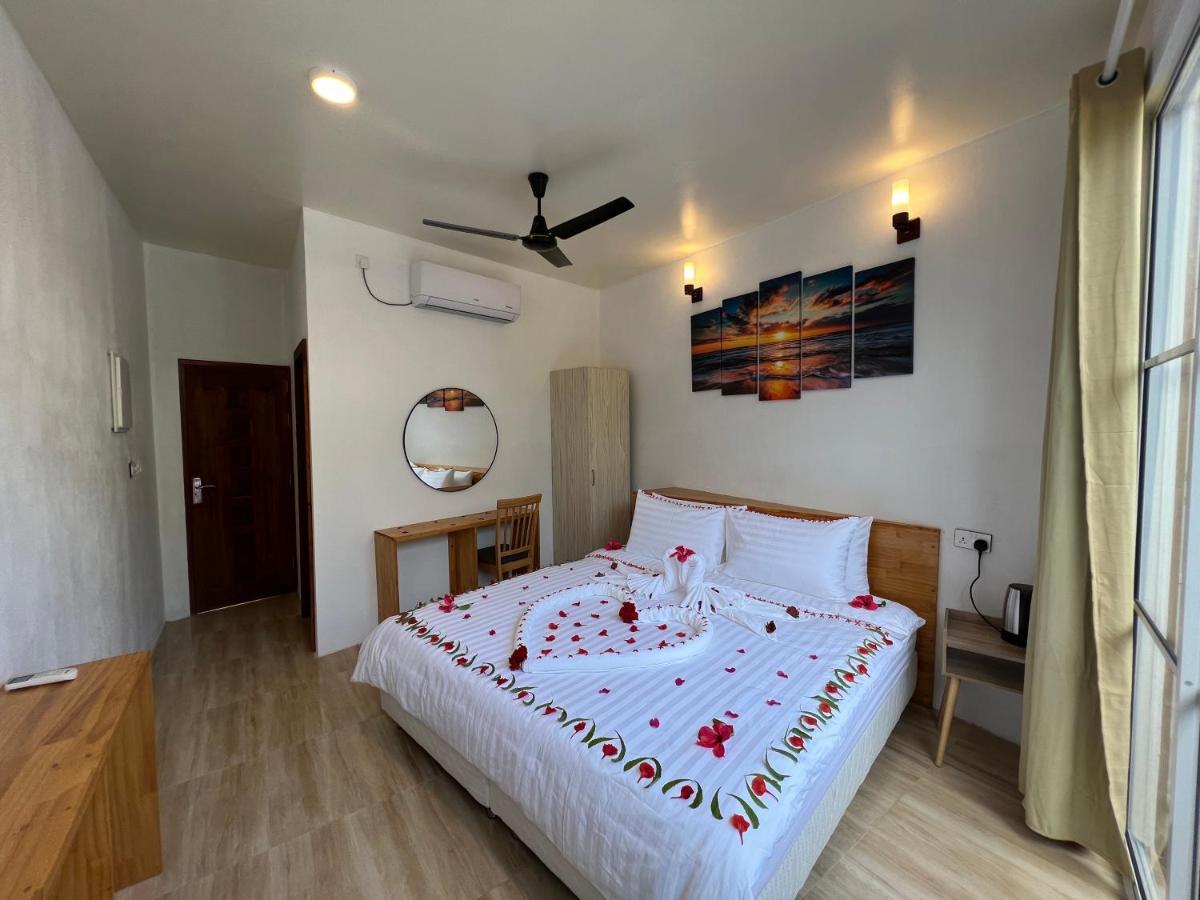Finolhu Dhigurah Hotel Dhigurah  Bagian luar foto