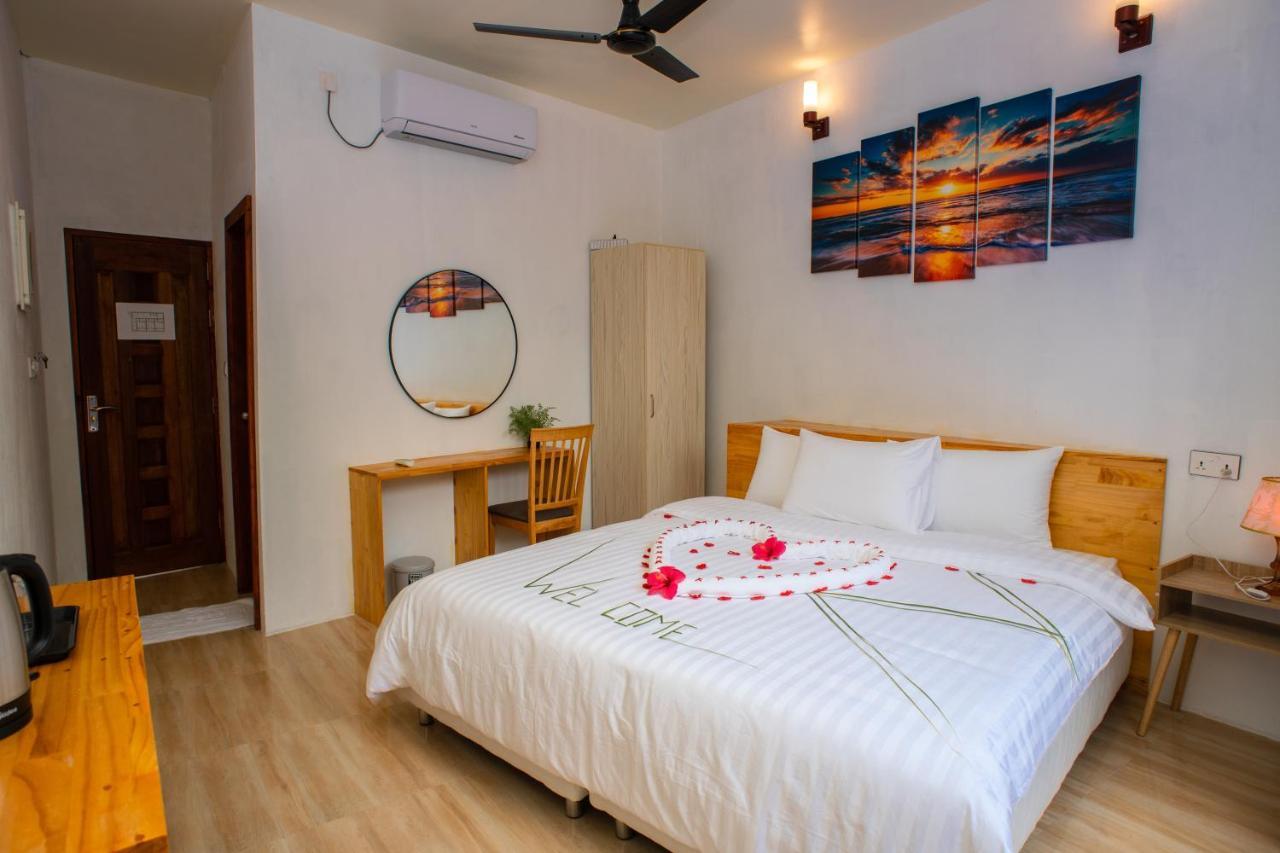 Finolhu Dhigurah Hotel Dhigurah  Bagian luar foto