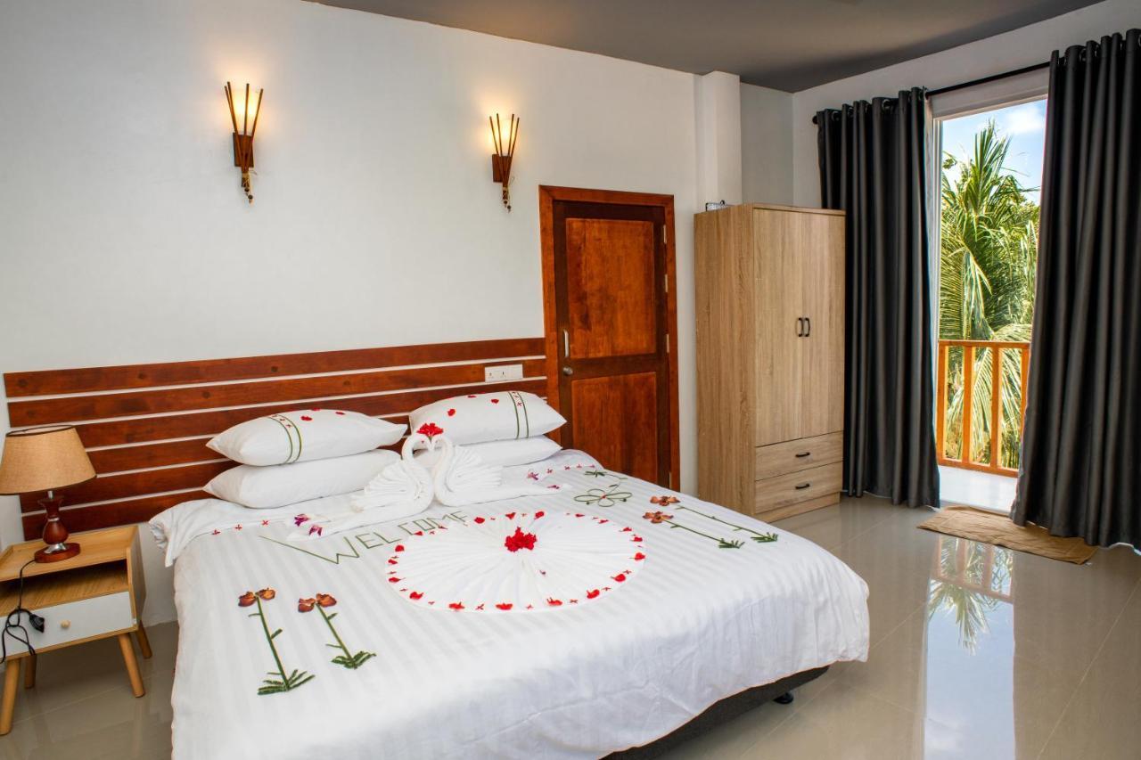 Finolhu Dhigurah Hotel Dhigurah  Bagian luar foto