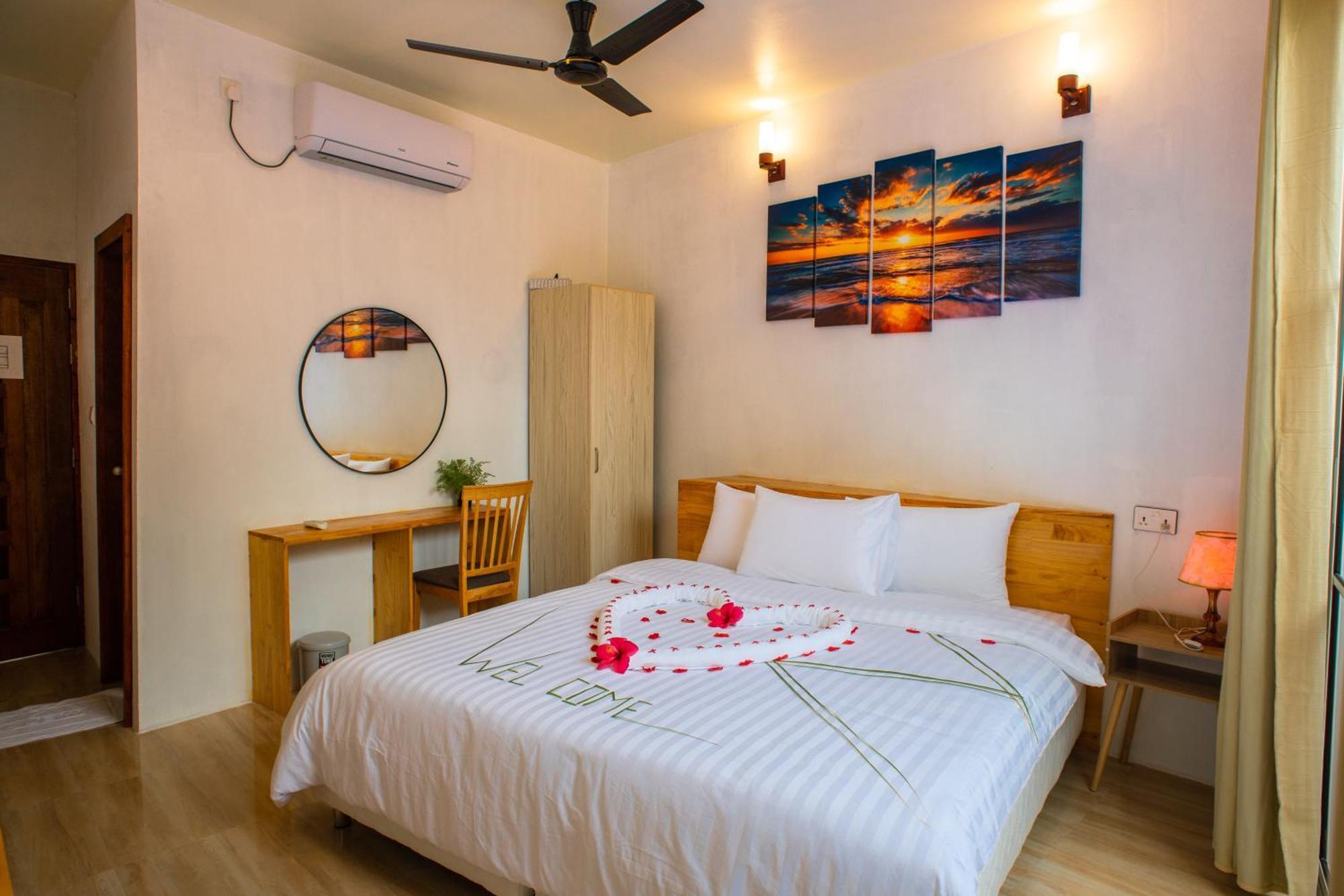 Finolhu Dhigurah Hotel Dhigurah  Bagian luar foto